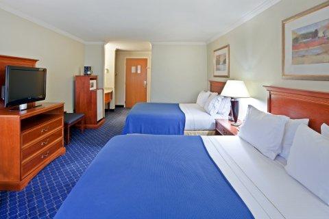 By Ihg