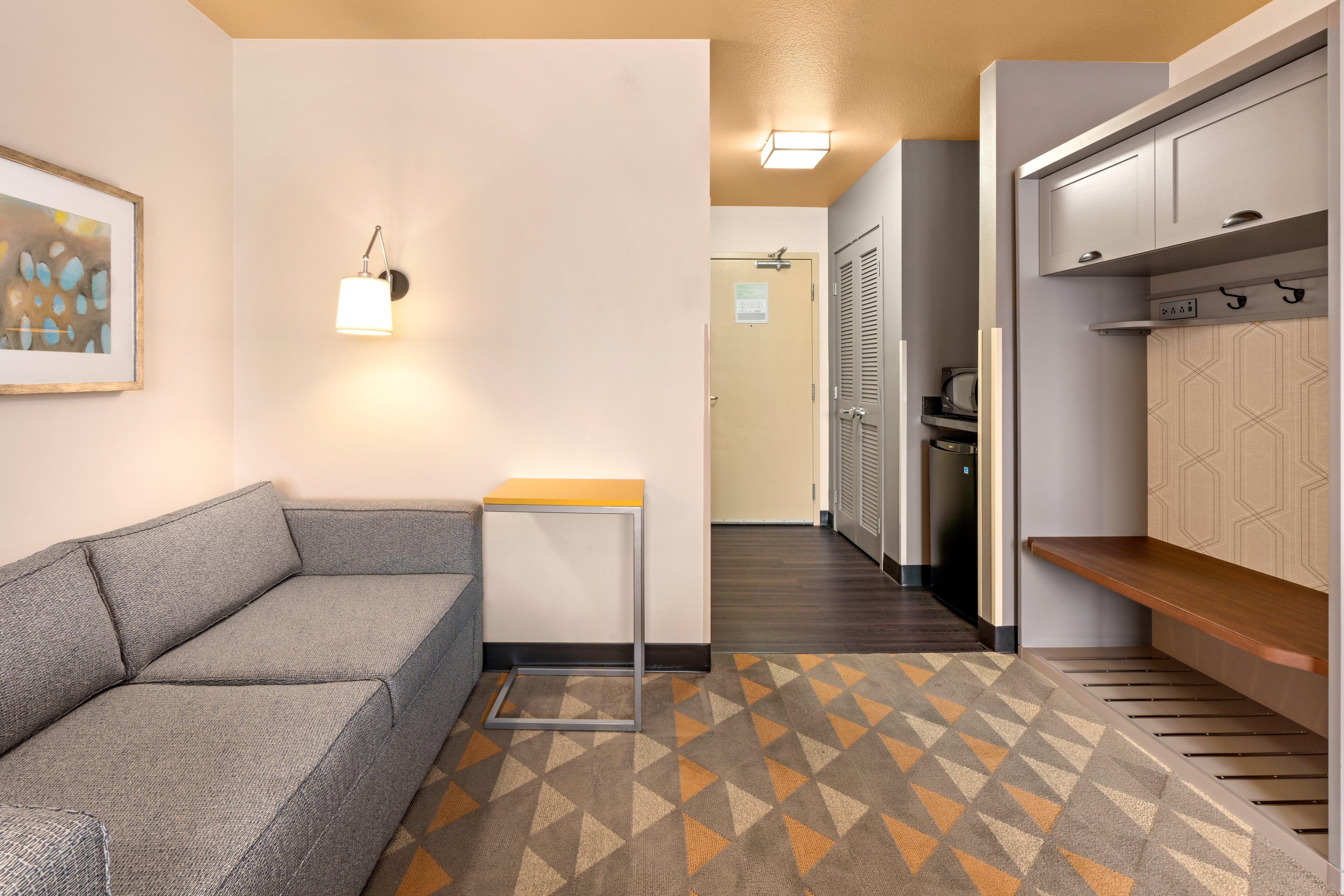 Hotel By Ihg