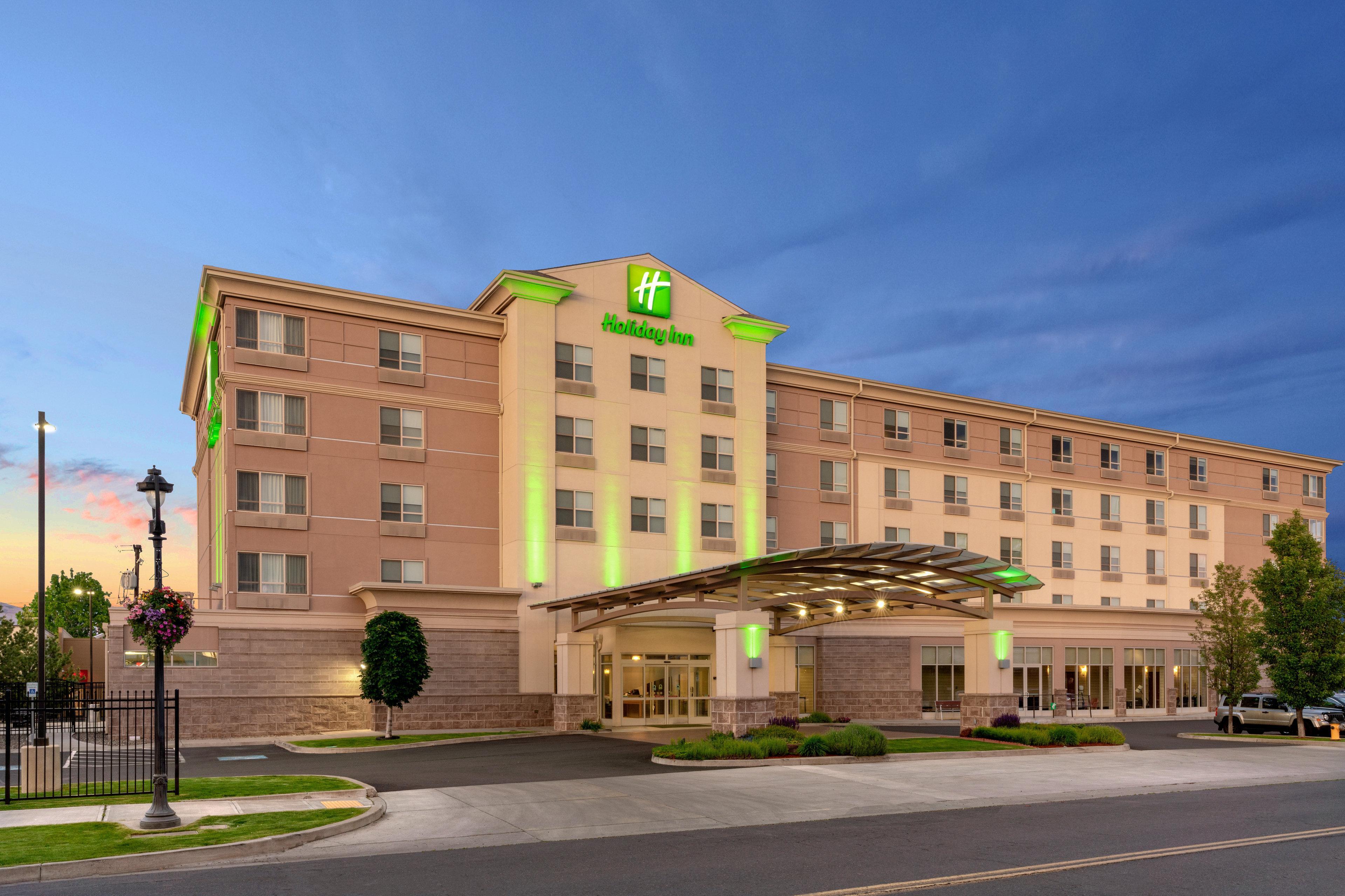 By Ihg